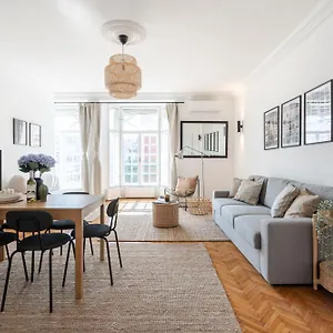 Neo Rooftop With Ac Apartment